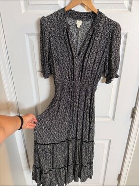 Lined Roan + Ryan Smocked Waist Black Floral Midi Dress size M